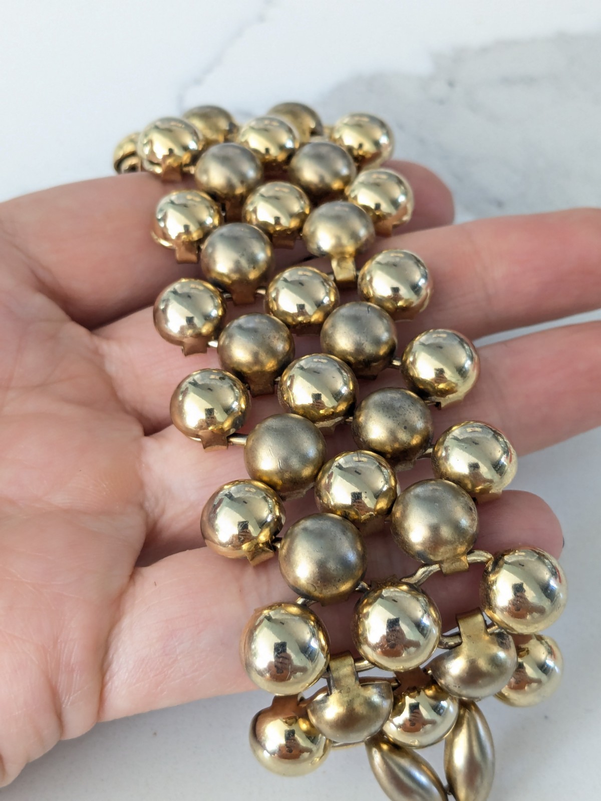 Vintage Bracelet Costume Jewelry Bold Gold Layers Retro 7″ Shiny And Matte Bead