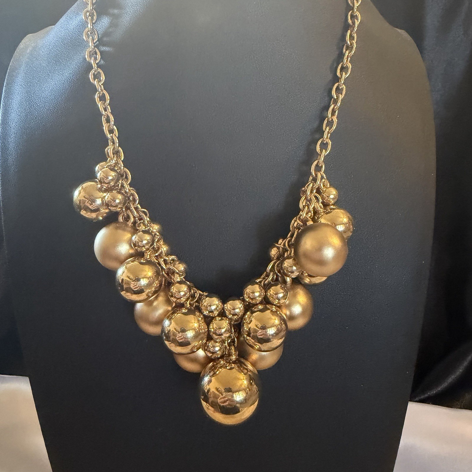VTG Chunky Gold Tone Statement Cluster Necklace Jewelry 16-18”