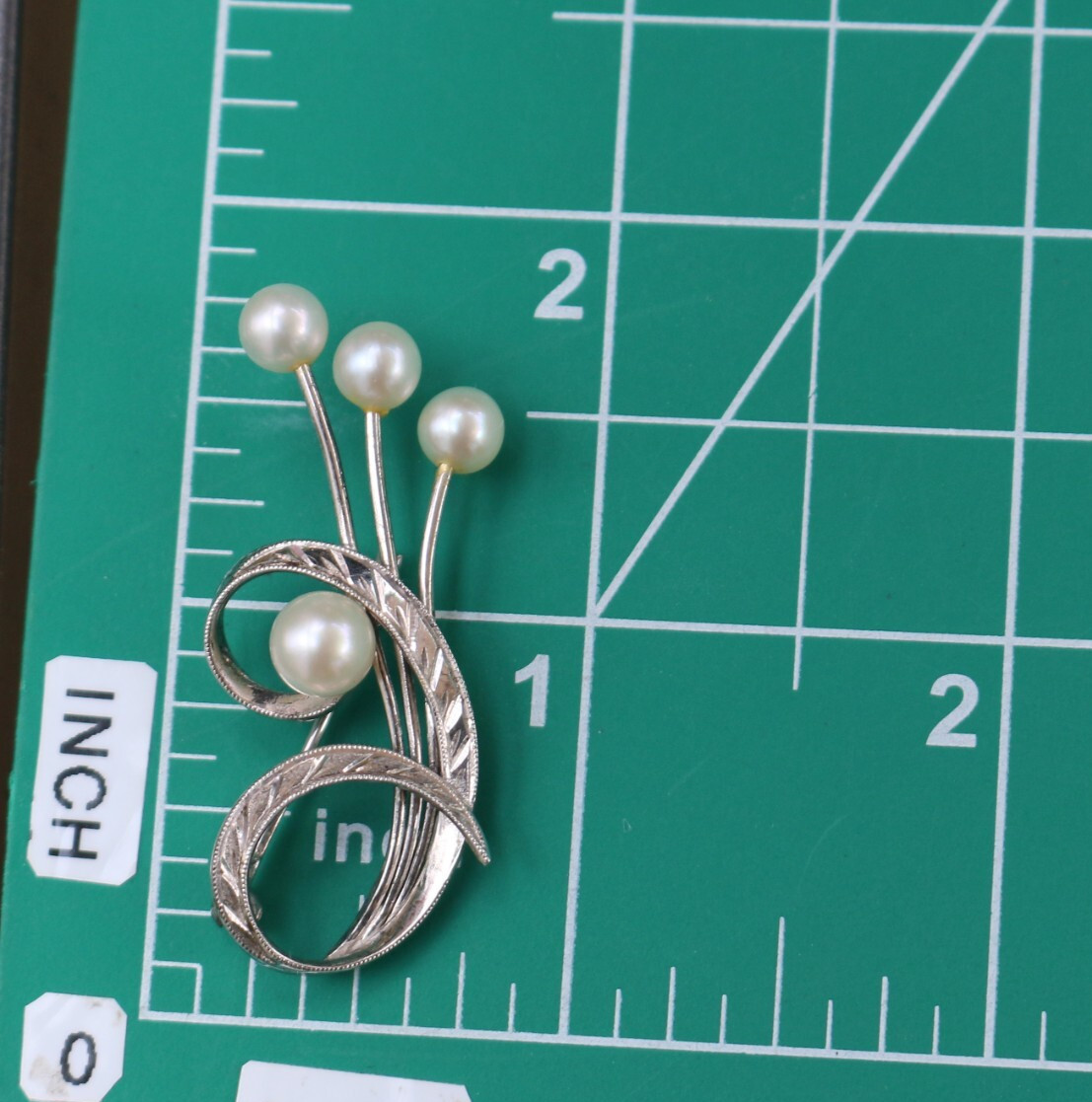 Authentic Vintage MIKIMOTO Sterling Silver Akoya Pearl Pin Brooch