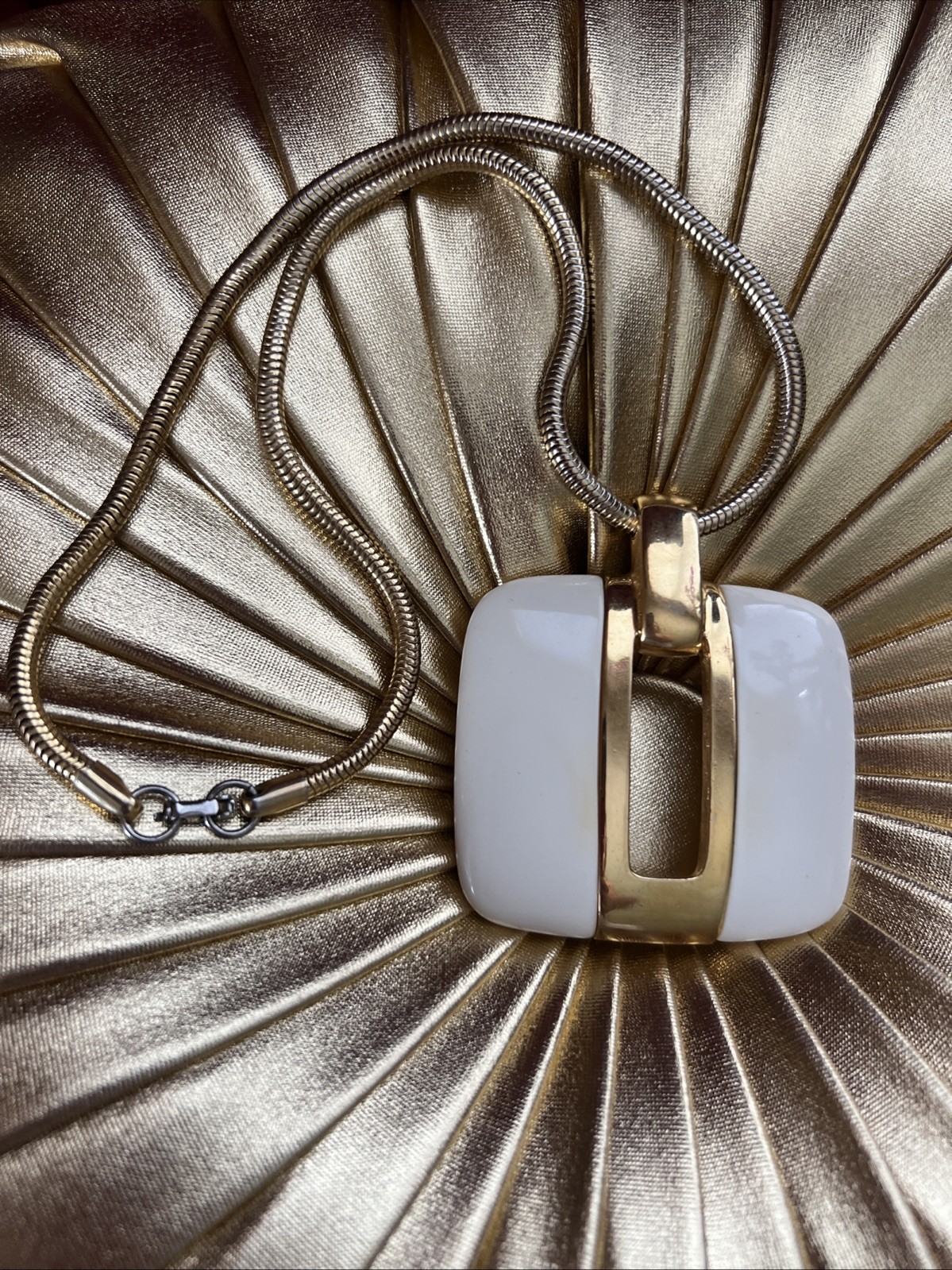 Vintage LANVIN IVORY KEYHOLE PENDANT NECKLACE