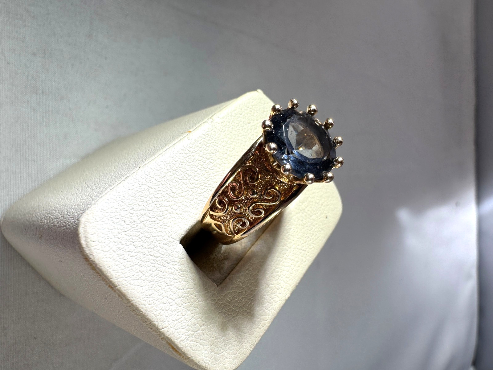 Vintage Gold Wash Sterling silver purple/blue stone tier ring with swirl designs