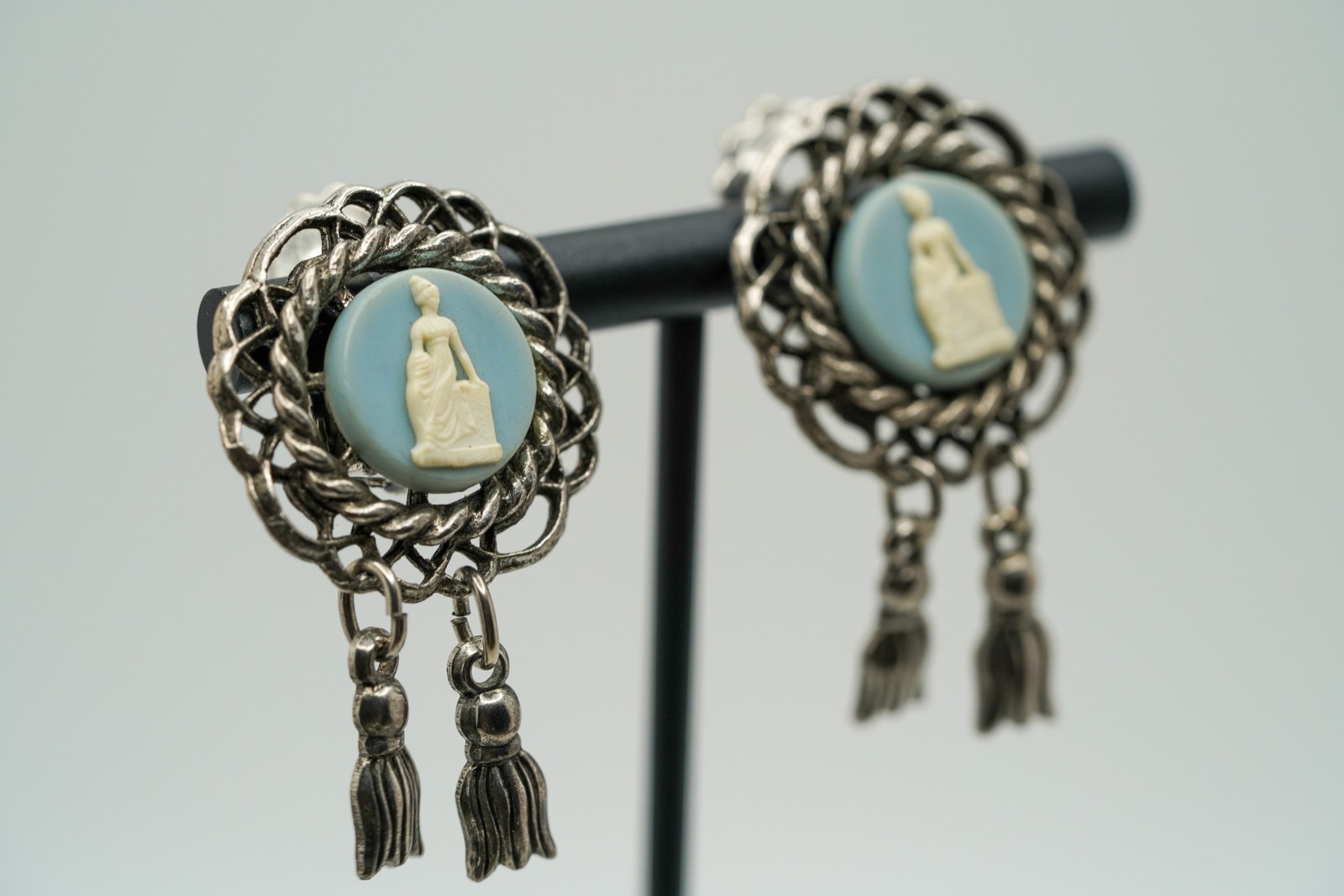 Vintage Silver Blue Cameo Clip Earrings 4.3cm EB1