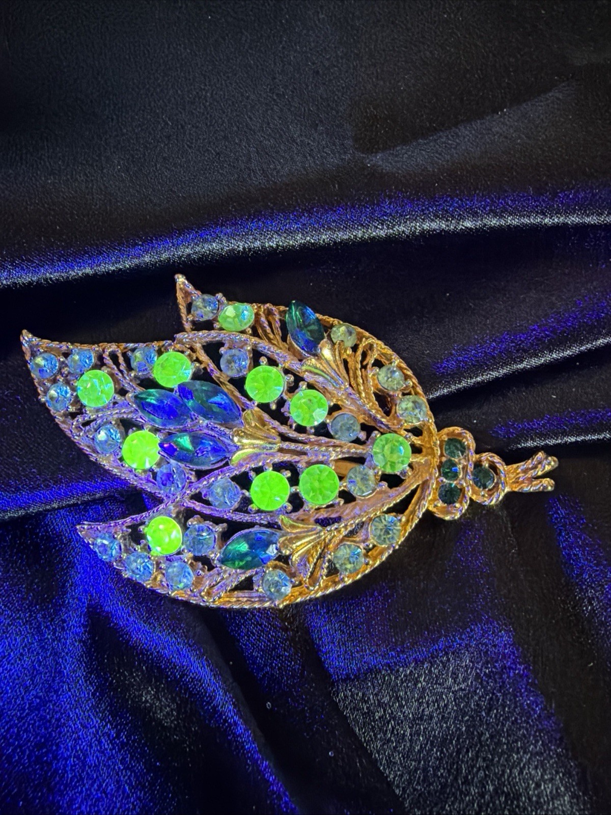 Vintage Large Lime Green Green Rhinestone Art Glass Brooch Uranium Glass