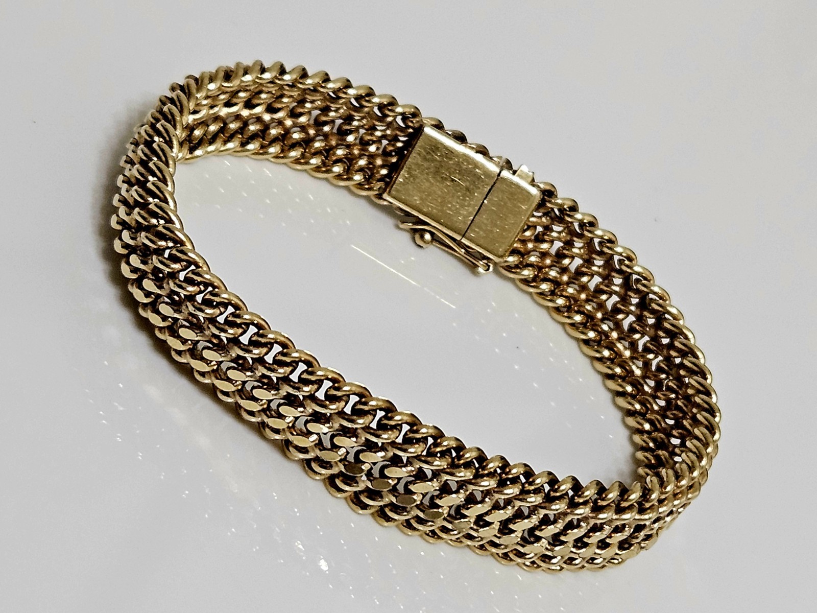 Yellow Gold Woven Mesh Flexible Link Vintage Bracelet Gold, Heavy Plated.