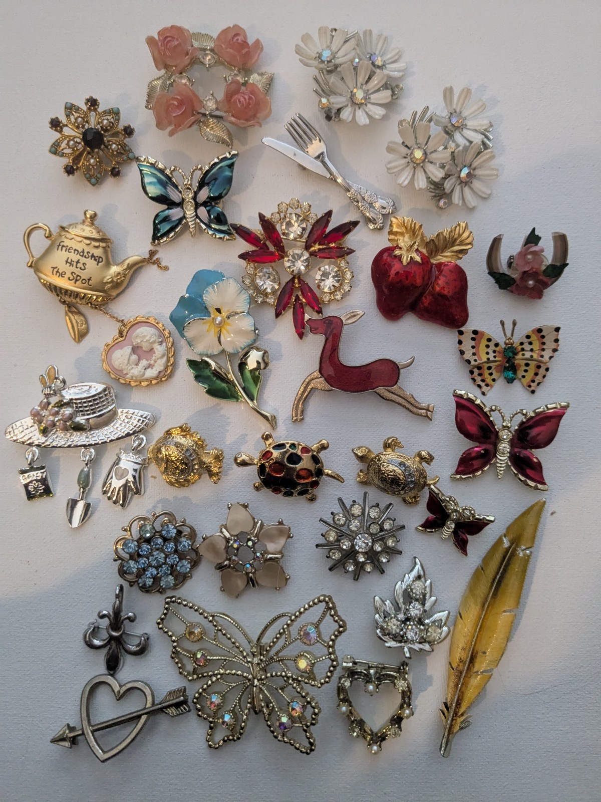 20+ vintage pins, hearts, butterfly,flowers & more