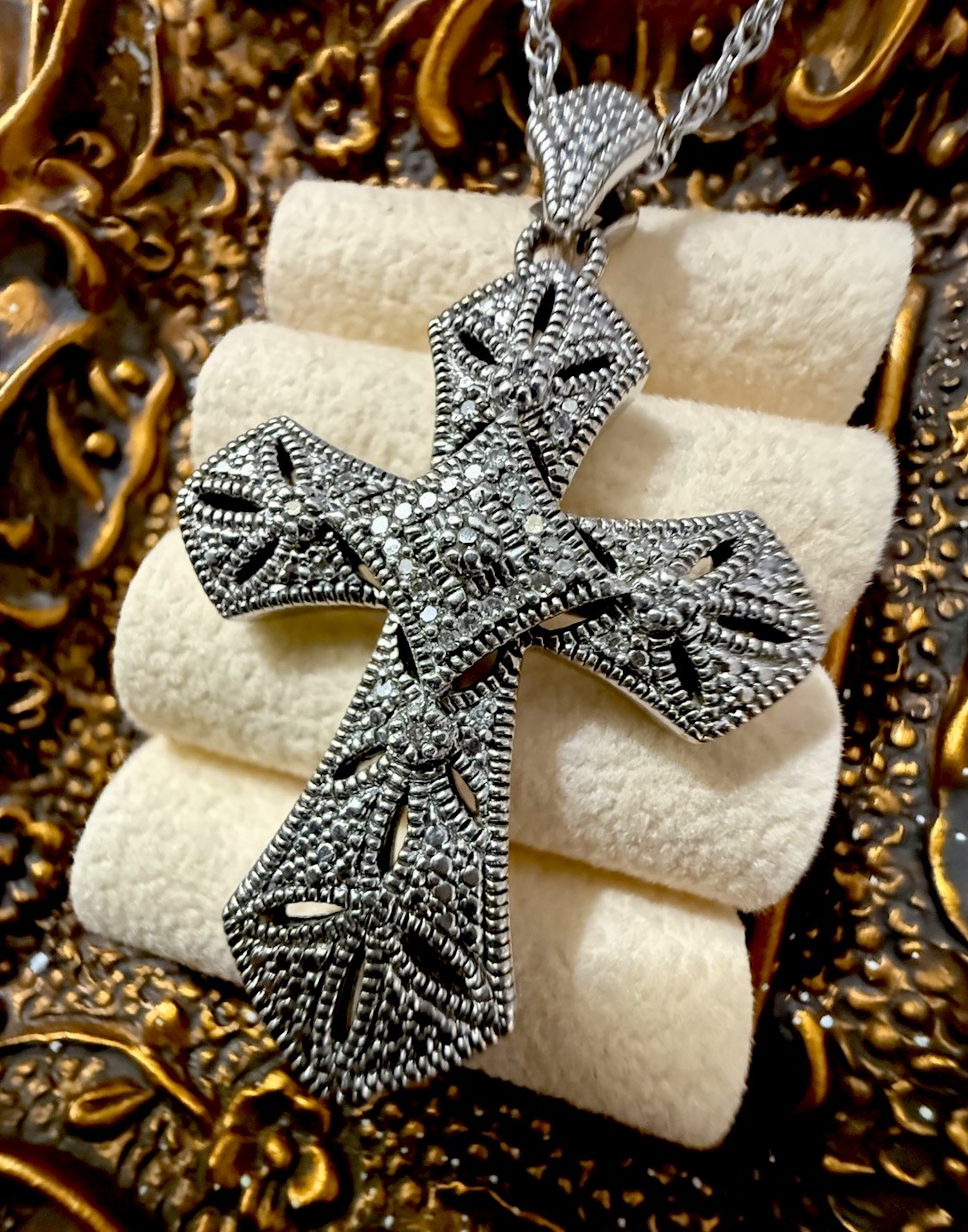 ESTATE Vintage 925 Silver & 5 Accent Diamond Cross Pendant on 925 Chain Necklace