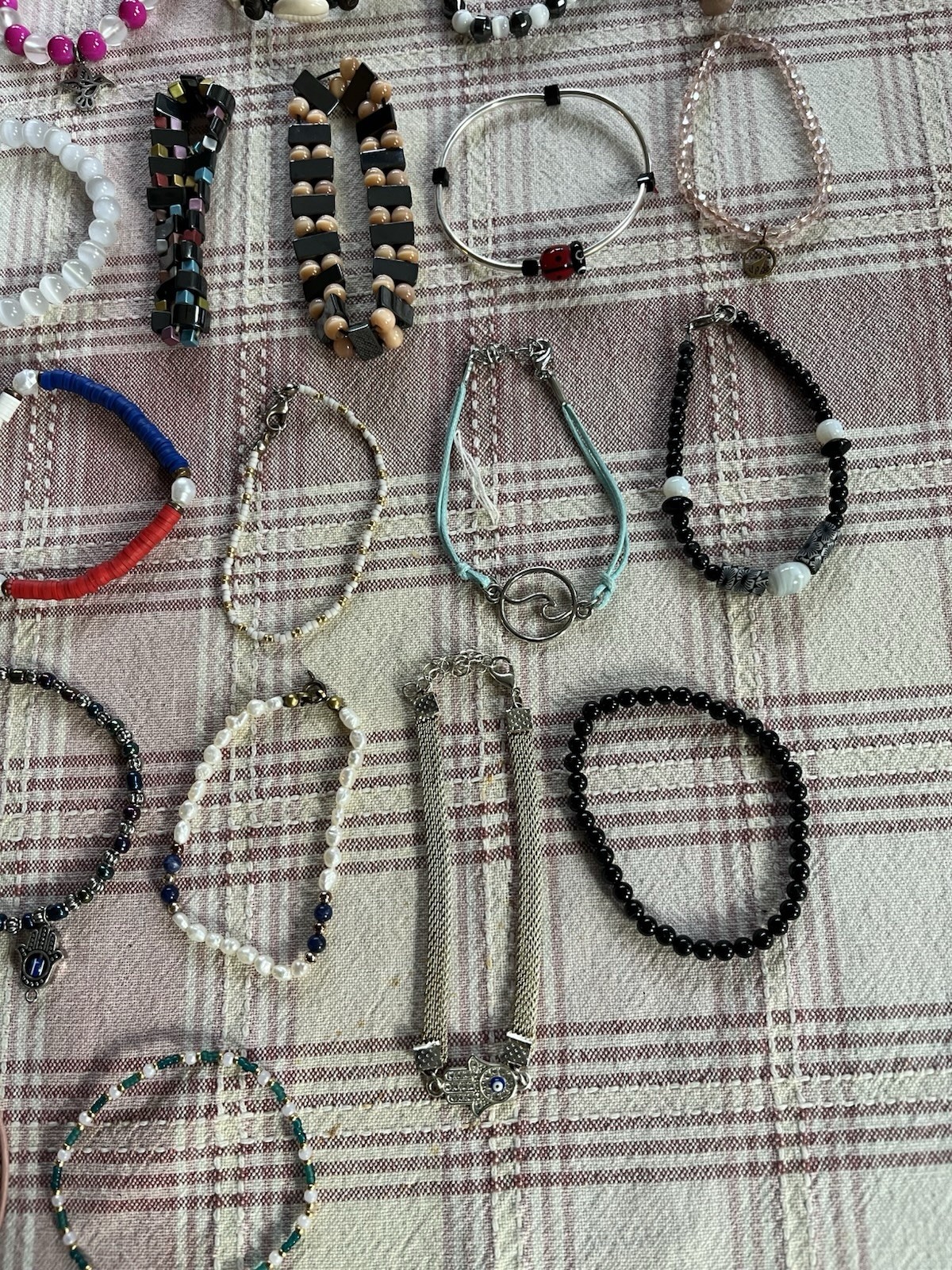 Lot Of 36 Beaded Bracelets Jewelry Stretch Colorful Beach