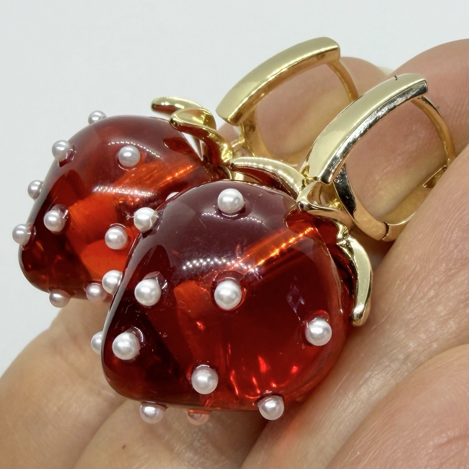 Red Art Glass Strawberry Seed Pearl Dangle Drop Statement Earrings Hinged Post