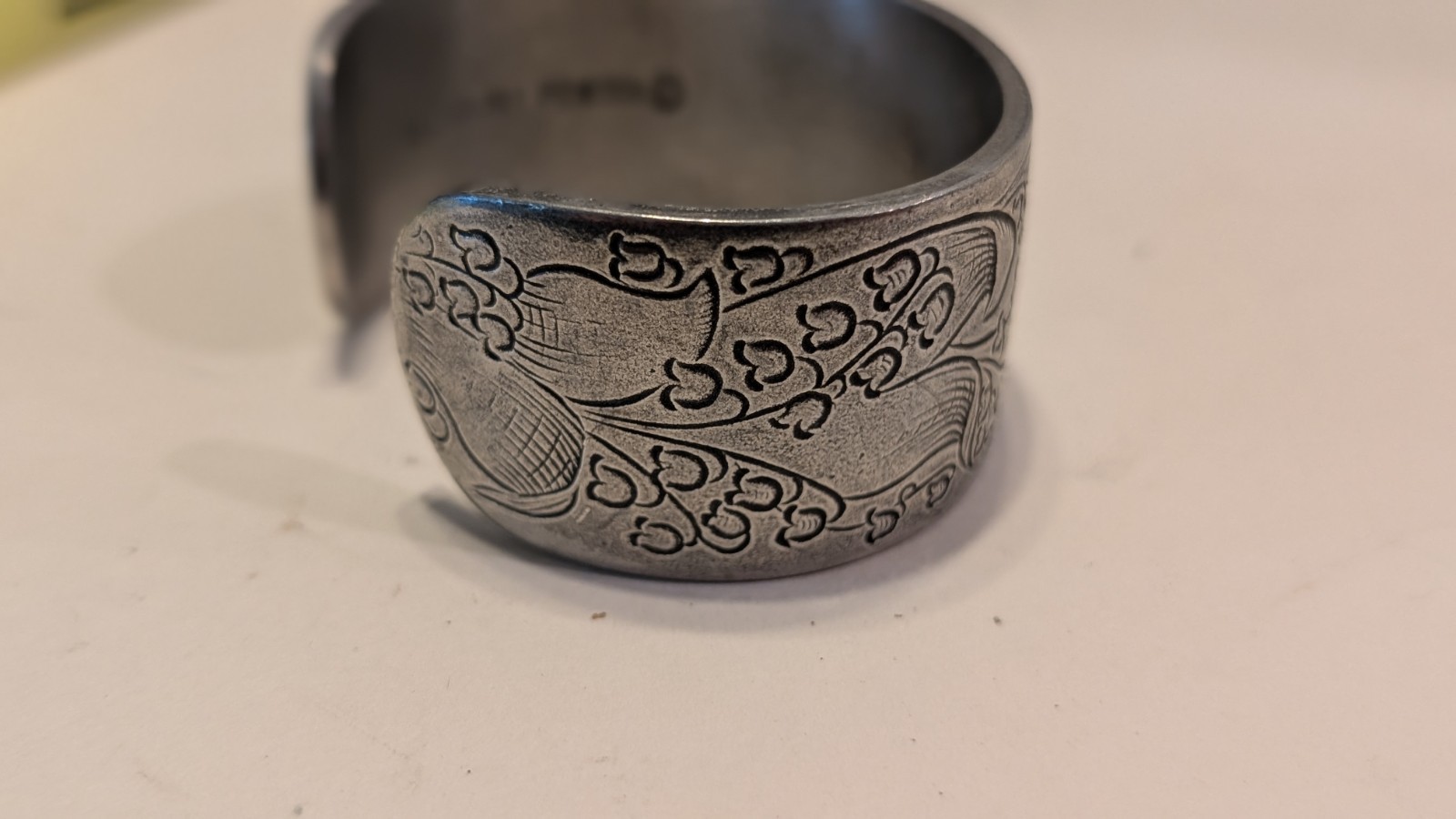 Salisbury Pewter Floral Cuff Bracelet Signed Macy Silver Tone Wide Etched Bangle