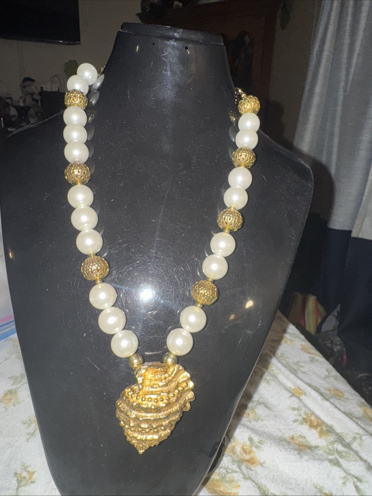 Gay Boyer Vintage Simulated Pearl??? And Gold Tone Shell & Bead Necklace Unique