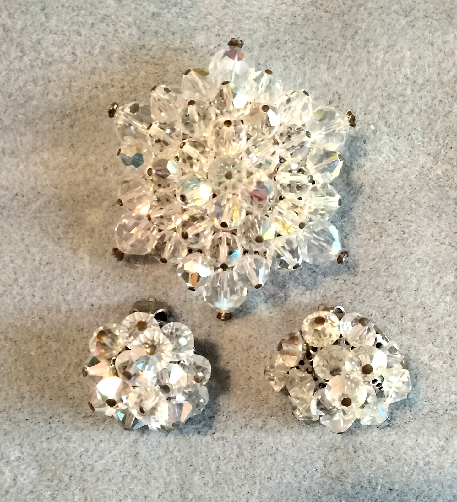Vintage Glass Beaded Brooch and Earring Set (2625)