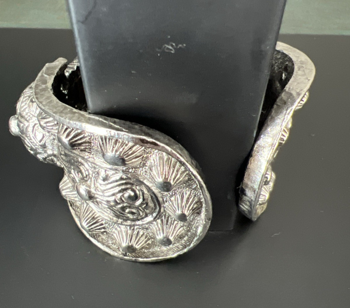 VINTAGE KENNETH JAY LANE KJL SILVER TONE ESTRUSCAN HINGED CUFF BRACELET