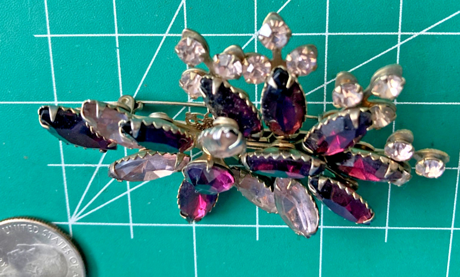 VTG PURPLE RHINESTONE GOLD METAL PIN BROOCH UNSIGN PRONG VINTAGE 3 TONE ANTIQUE