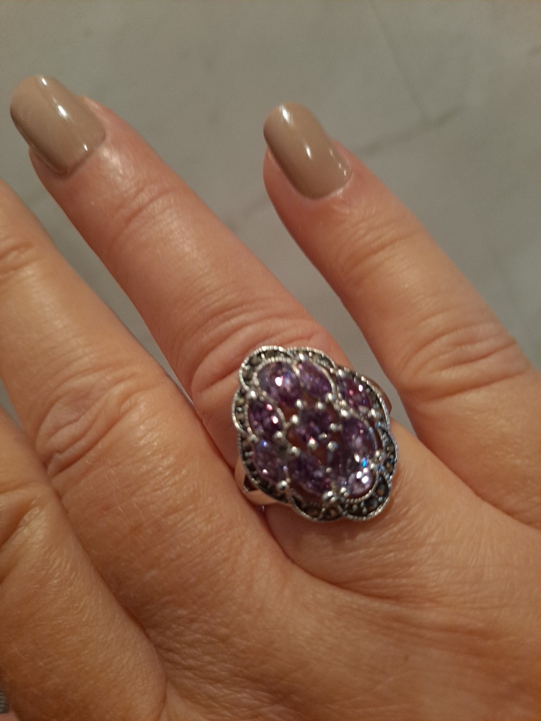 New Lavender Rhinestone Cocktail Ring In Silvertone Setting Size 9