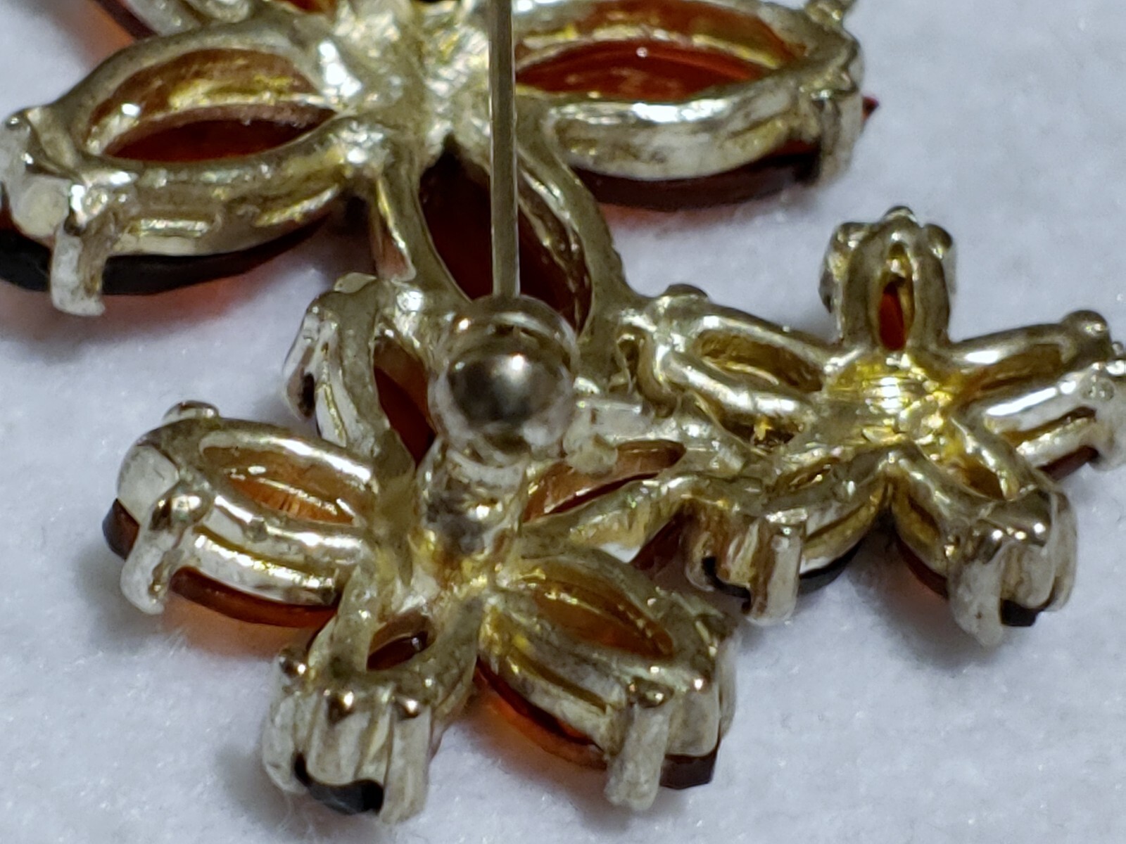 VTG – Flower Brooch – METAL SILVER TONE -Faux Garnet- 2 in Wide x 1 1/2 in Tall