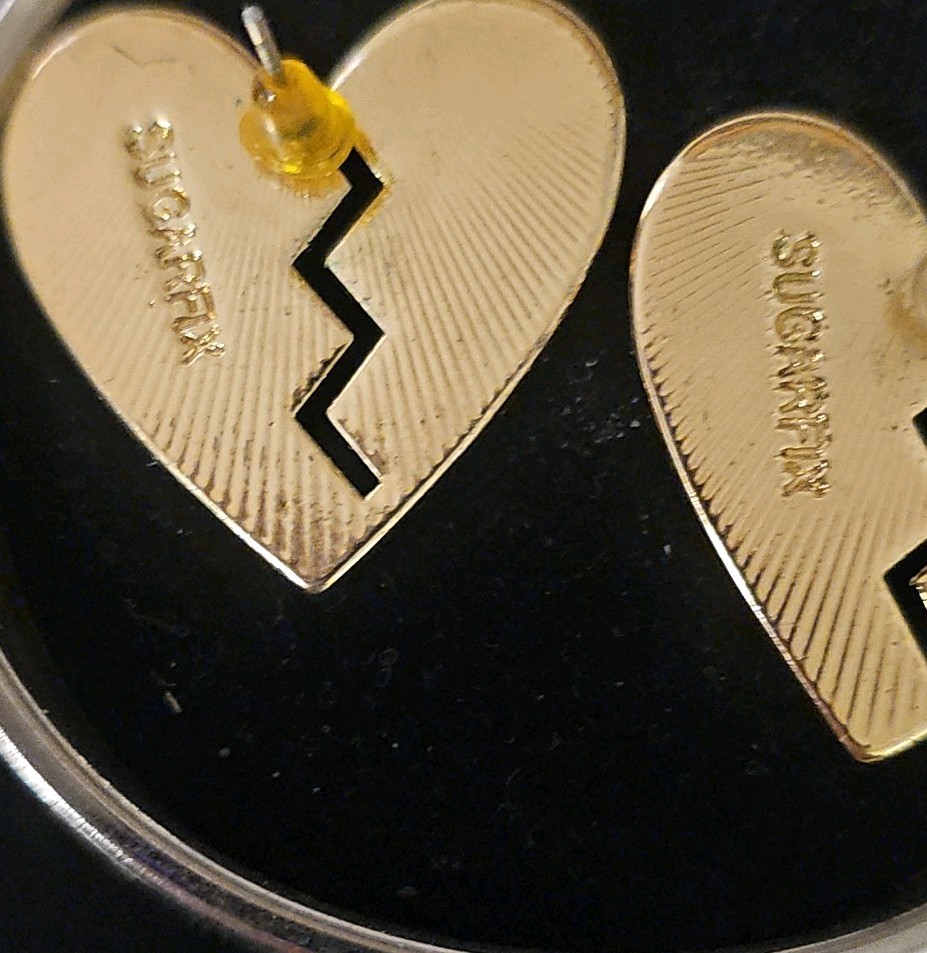Set of 2 VTG SUGAR FIX Rhinestone Encrusted Heart Shaped Gold Plated Earrings 2″