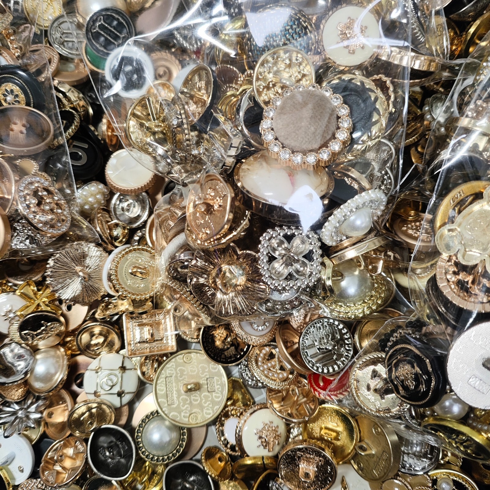 Vintage-now Costume Jewelry makeing Lots button Read Description 50pcs