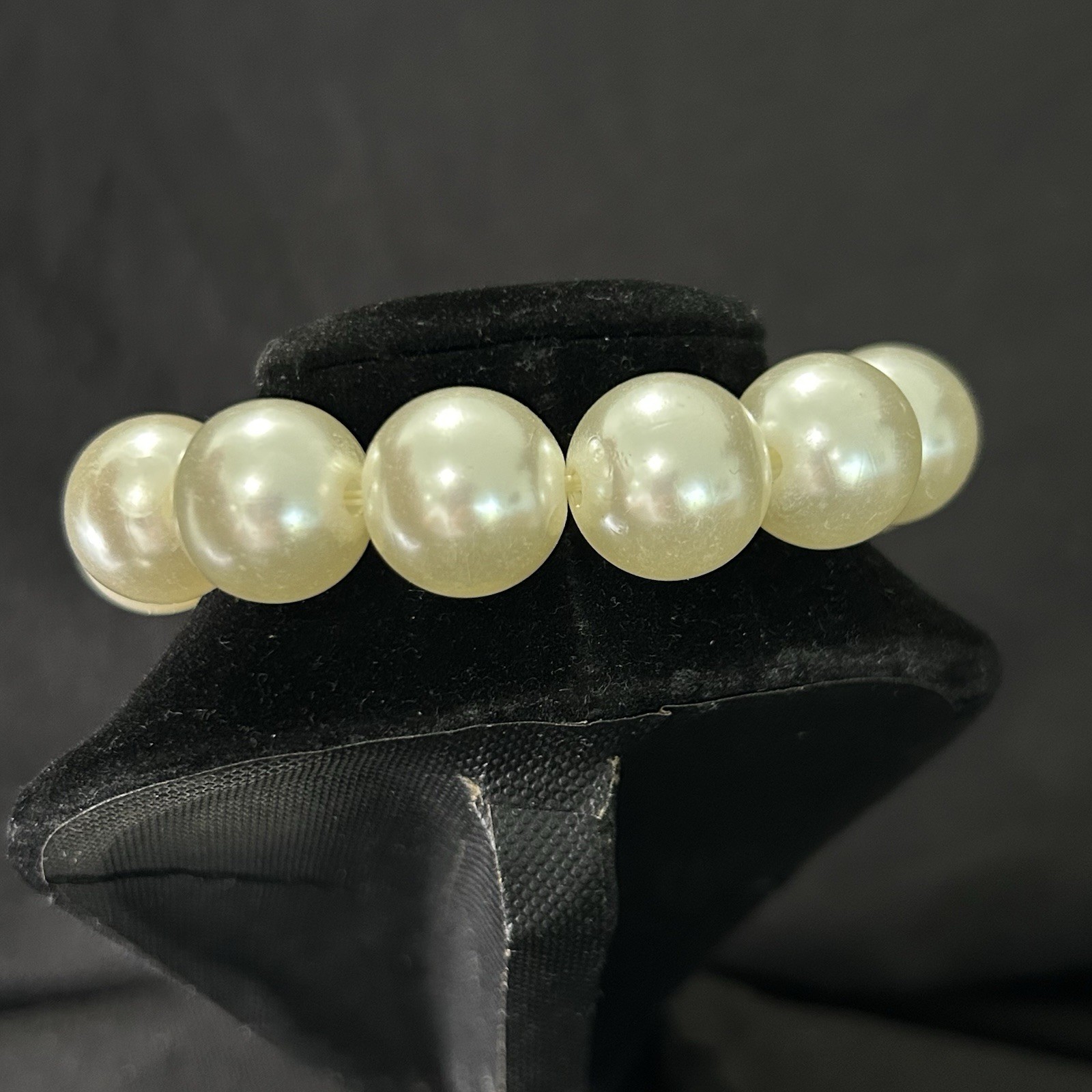 Vintage Faux Pearl Beaded Stretch Bracelet 8”