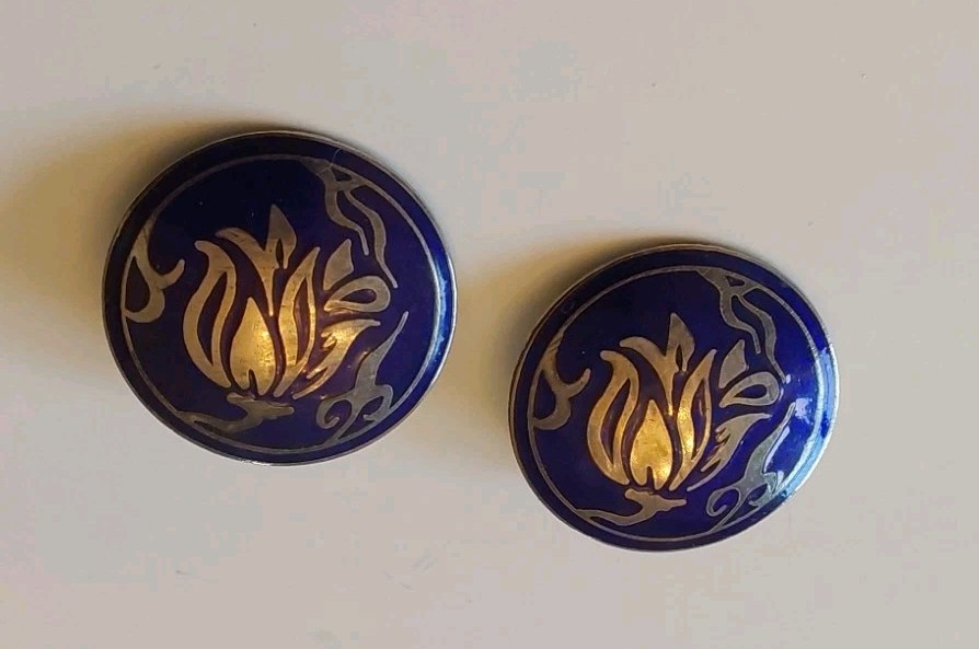 Vtg. CLIP EARING Set Blue/Violet w/ Silver Tone Metal Cloisonne Round Floral