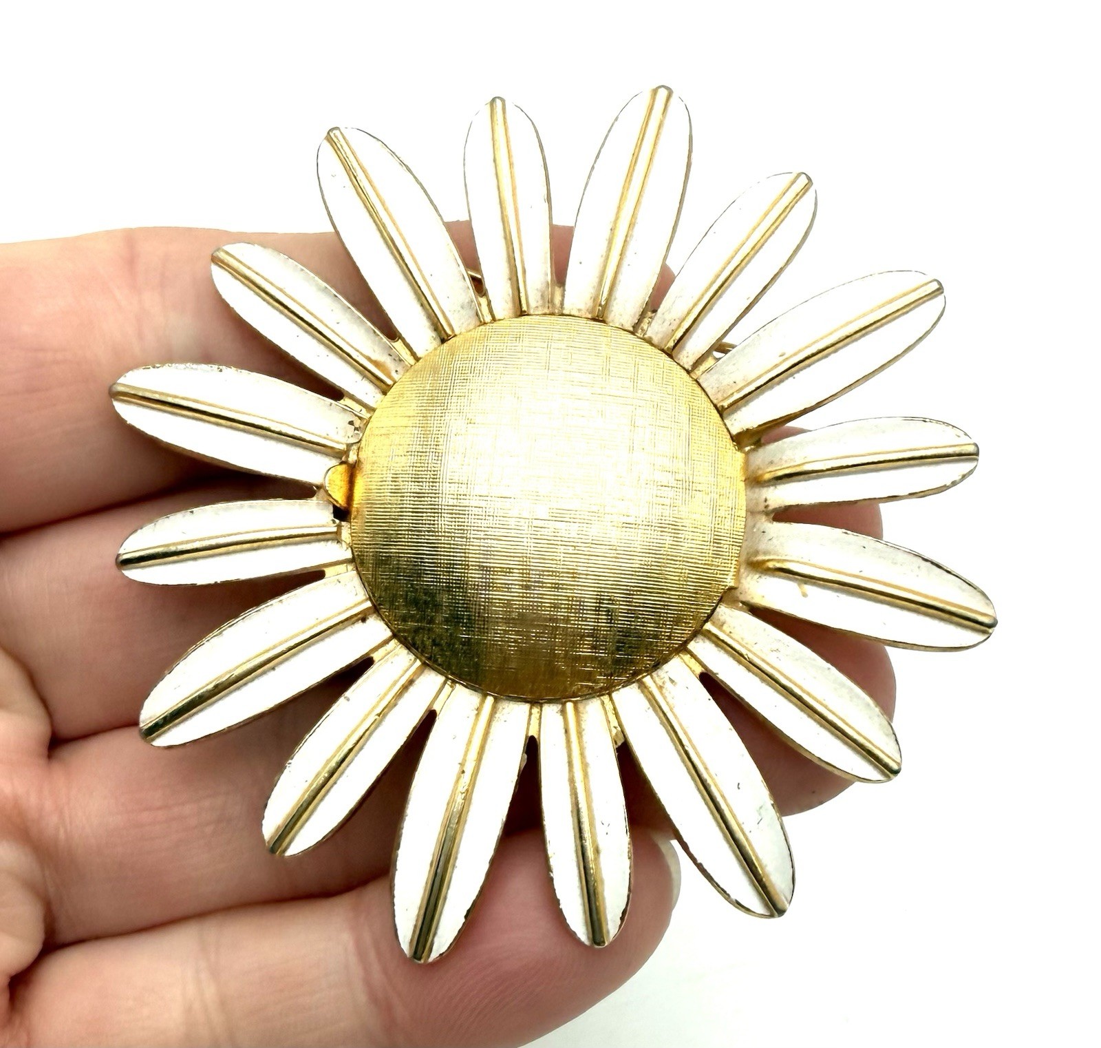 Vintage AVON Daisy Flower Brooch Pin Solid Perfume 2 5/8” Almost FULL!
