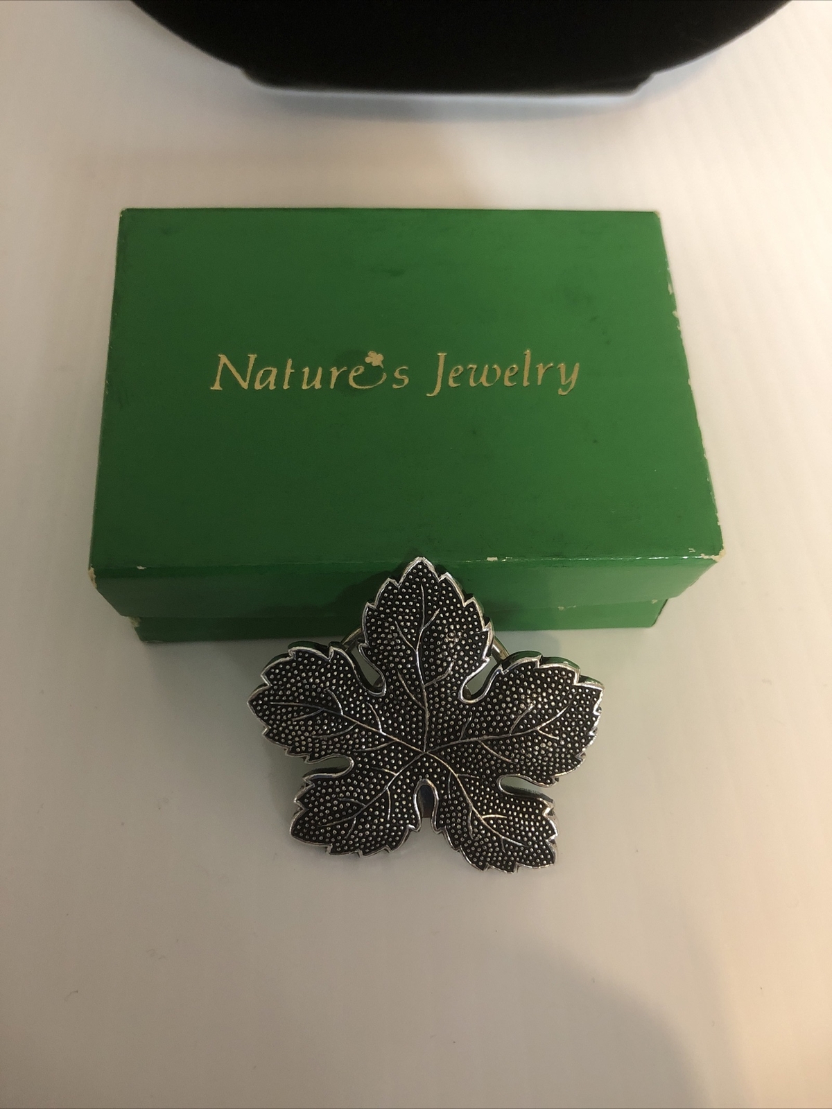 Vintage Nature’s Jewelry 2-tone Clip On Brooch Silver Toned Leaf
