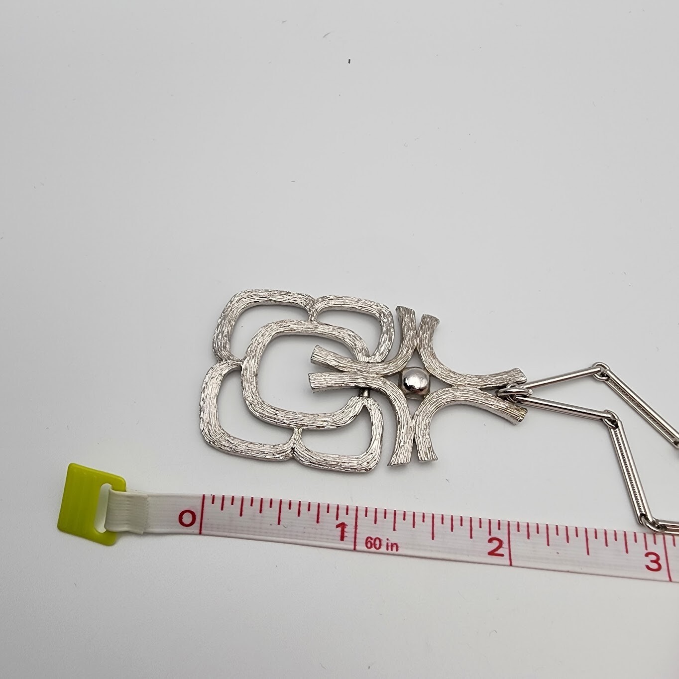 Vtg Mayan Articulated Pendant 1974 Avon Necklace Silver Tone Bar Link Chain