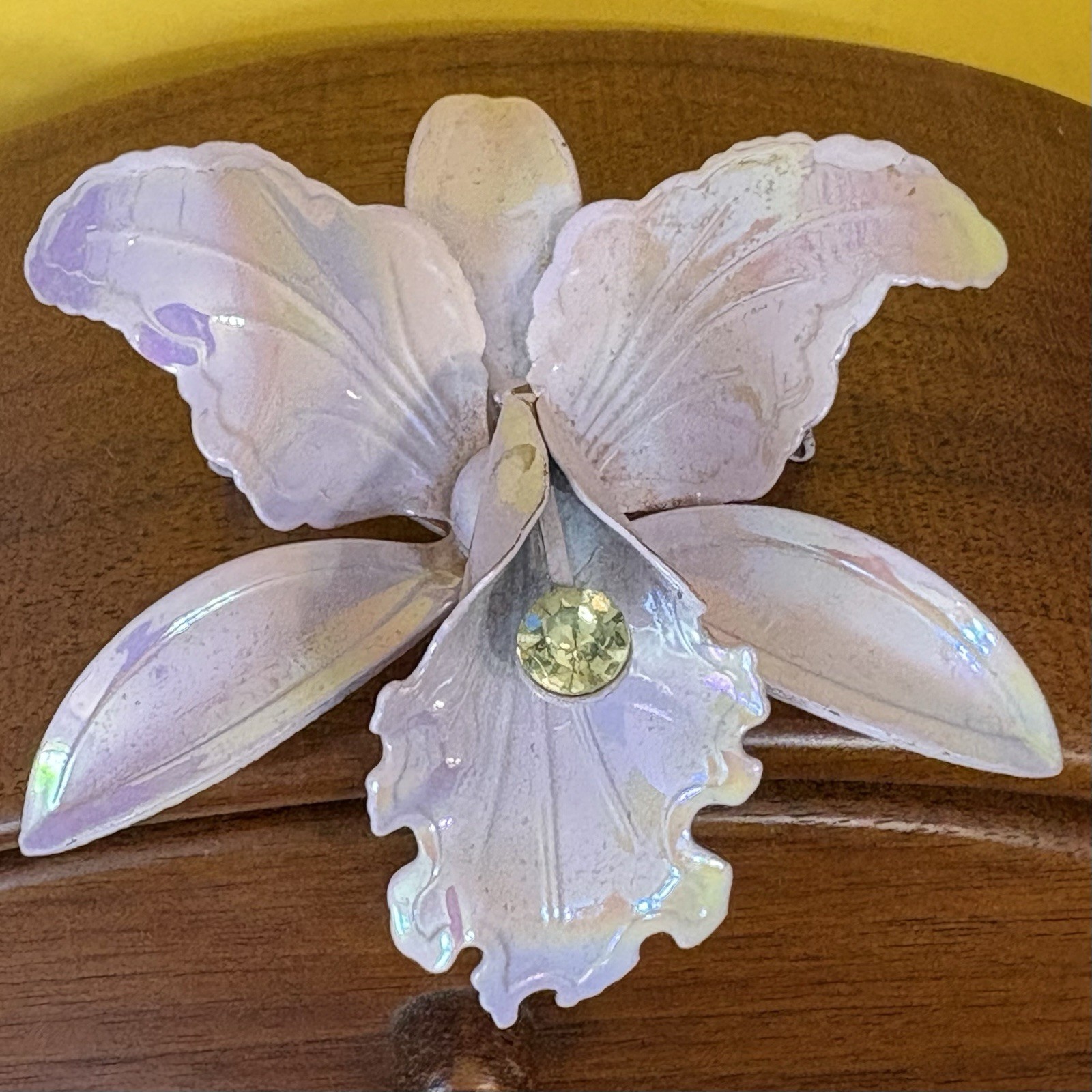 Vtg Flower Power Orchid Brooch Iridescent Lilac Purple Enamel Rhinestone PinREAD