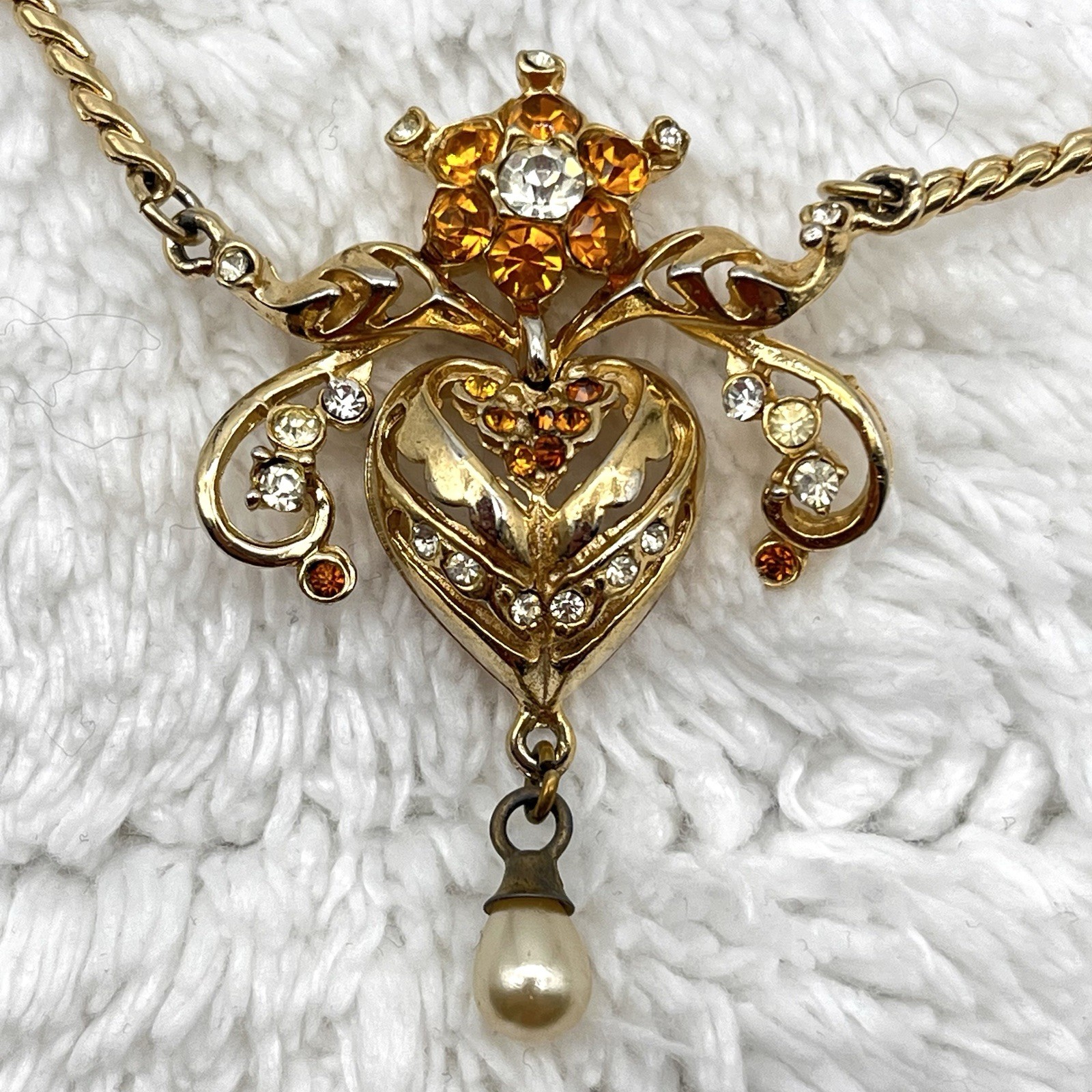Vintage Puffy Heart Flower Necklace Orange Rhinestones Gold Tone Chain 15″