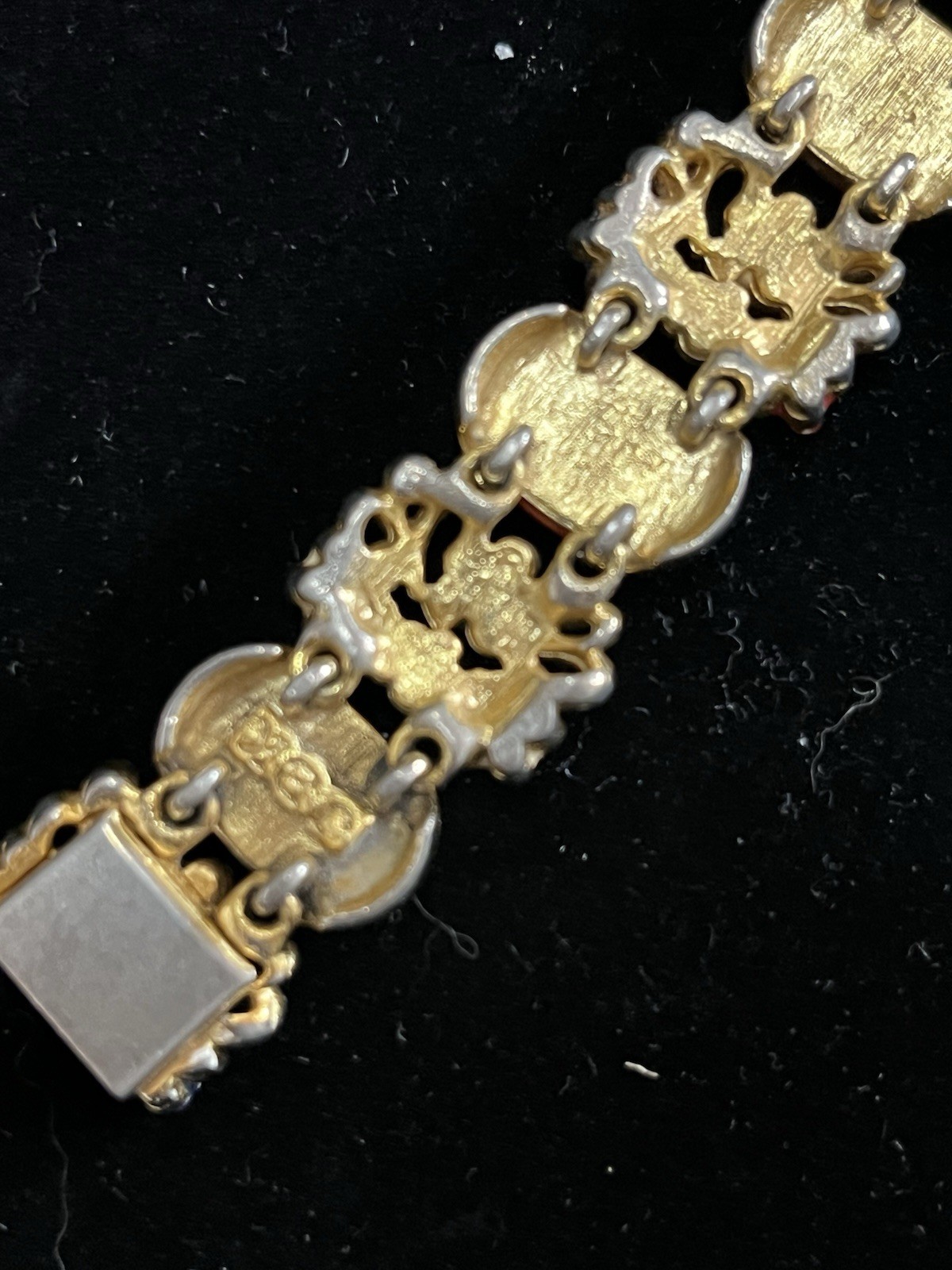 Camrose & Kross JBK Cameo Flower Stone Bracelet 7.25” Long AS IS For Repair