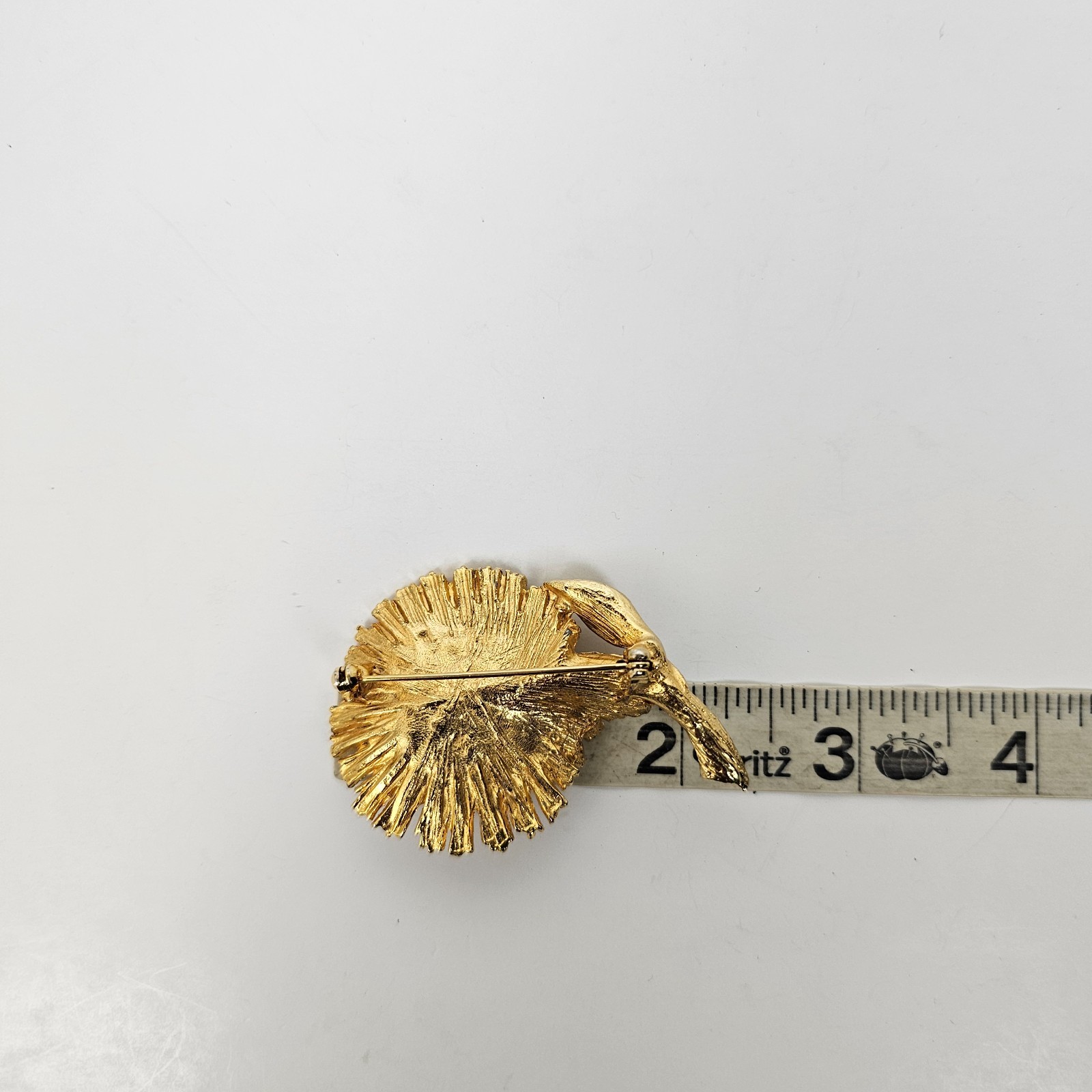 Vtg Flower Dandelion Gold Tone Brooch Pin Textured Clear Rhinestone Baguette