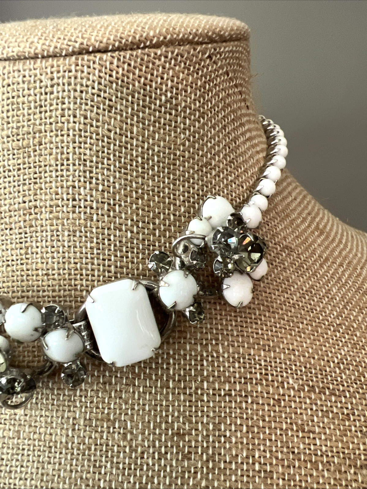 VTG. JULIANA DELIZZA & ELSTER MILK GLASS and GRAY RHINESTONE CHOKER NECKLACE 16″
