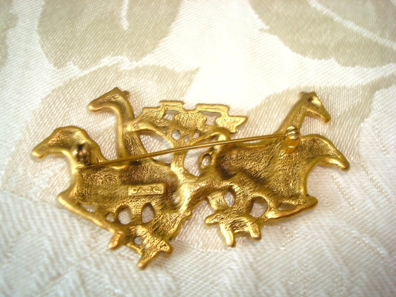 Vintage A.J.C. Gold Tone Zebras and Giraffes Safari Pin Brooch KJ