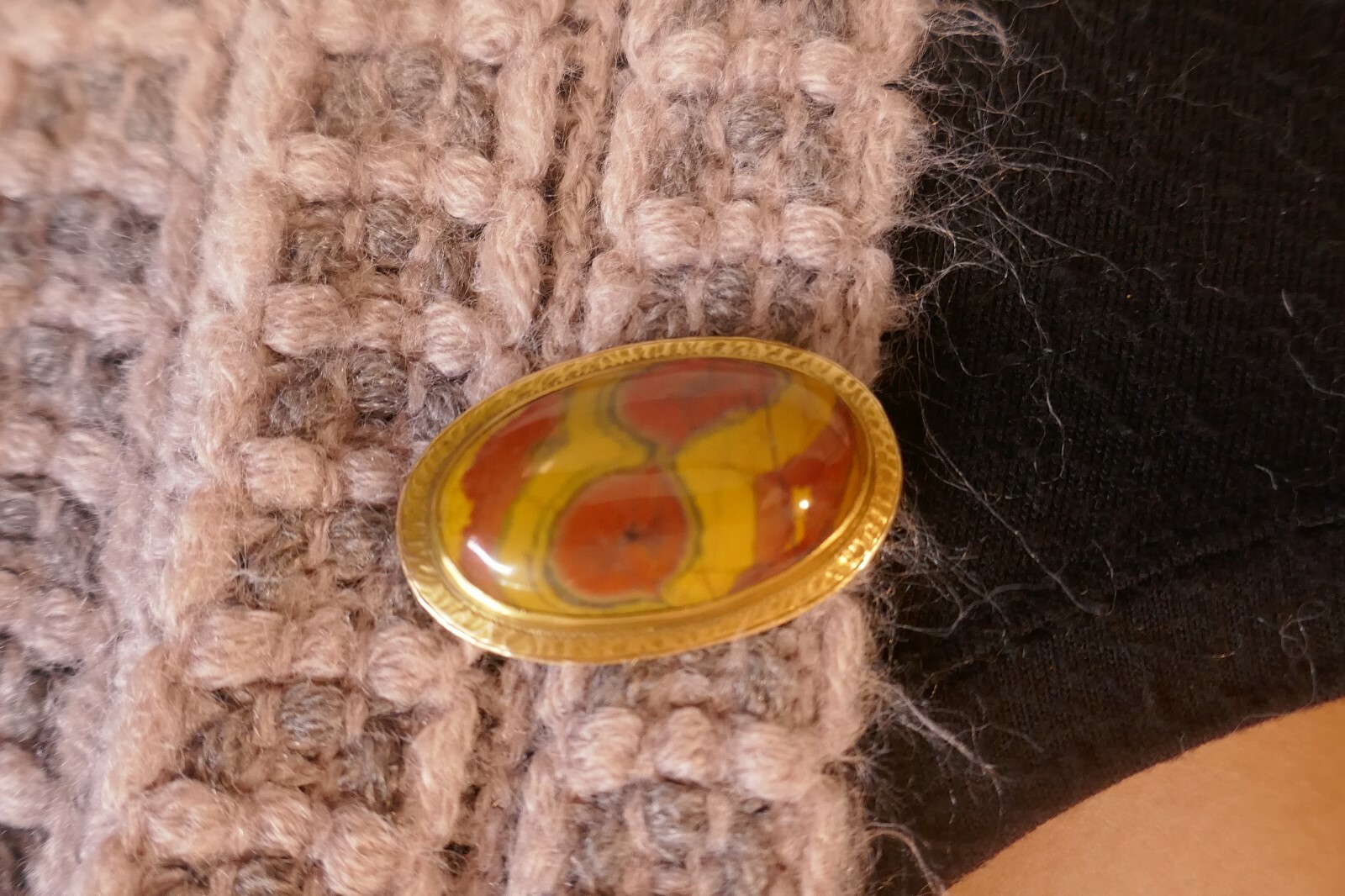 Circa 1920/30’s Hand Hammered 10kt Yellow Gold Bezel & Jasper Pin / Brooch