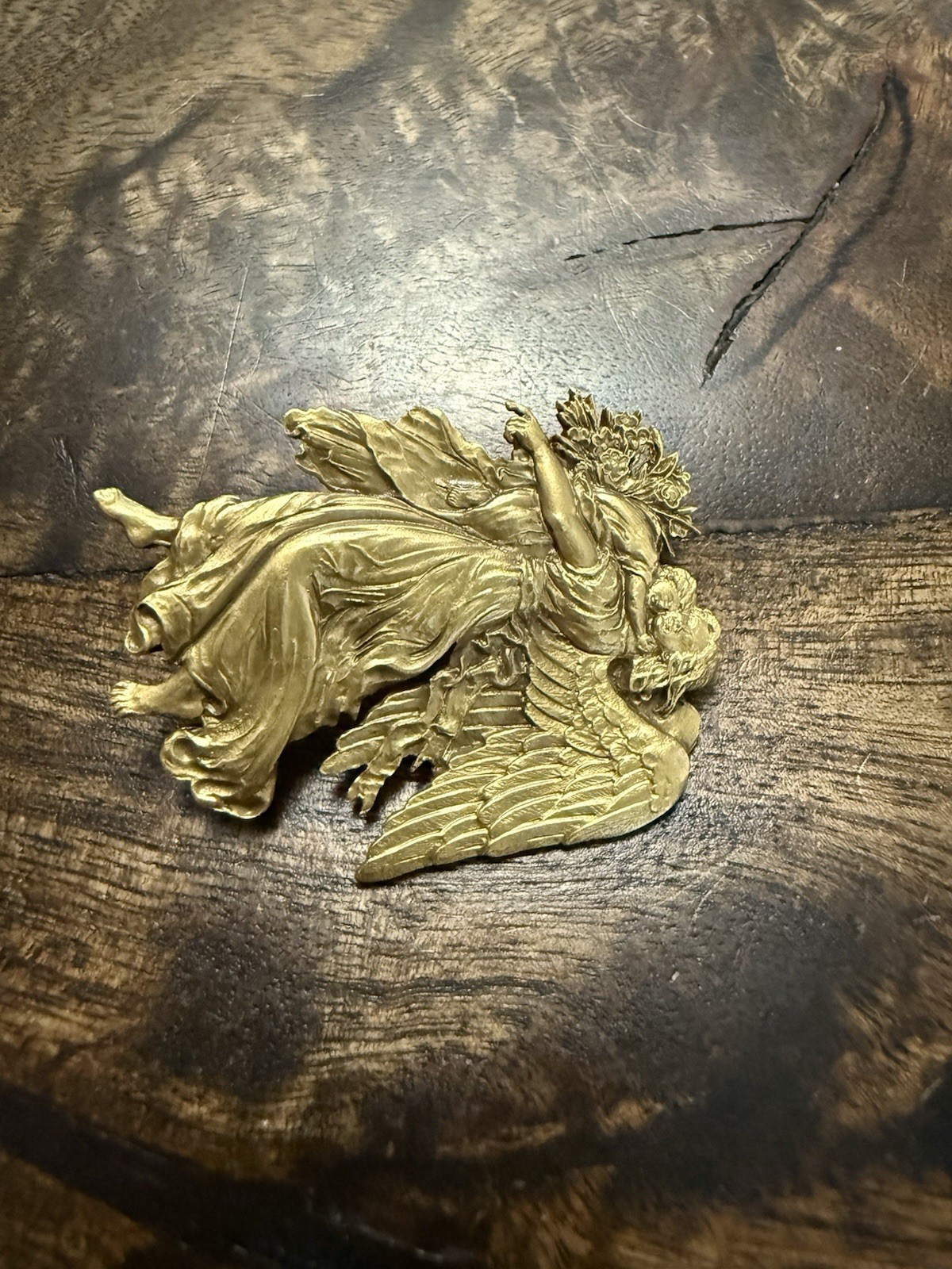 Beautiful Vintage SPNEA Gold Tone Detailed Guardian Angel with Child Pin Brooch
