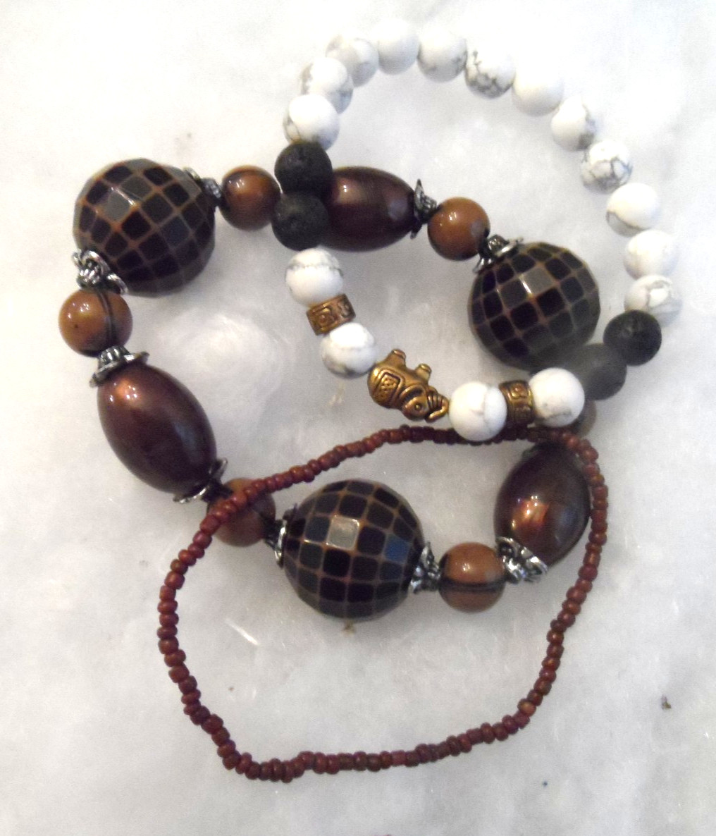 Vintage Bracelet – 3 ADJUSTABLE STRETCH BROWN & WHITE TONE BRACELETS