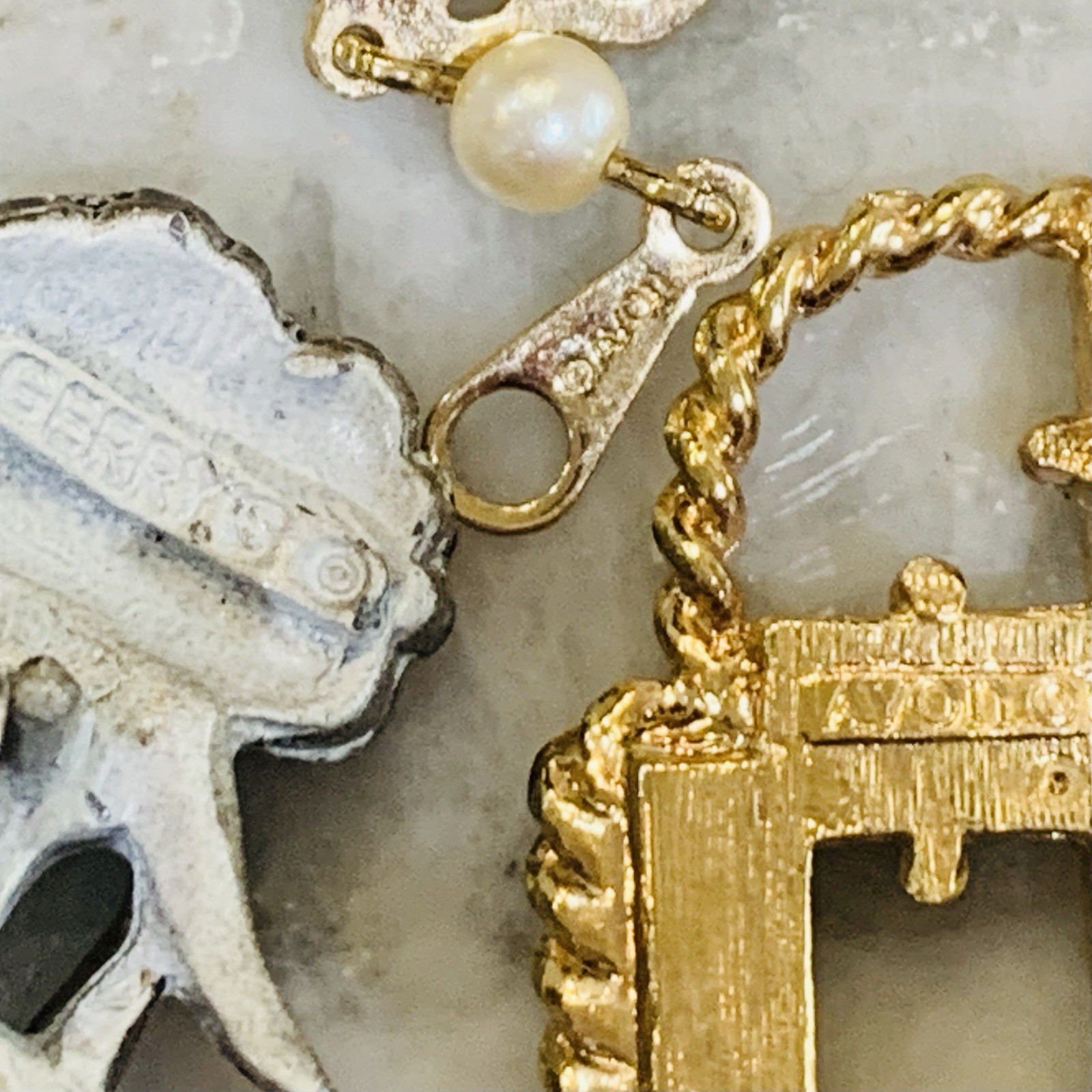 VTG Jewelry Lot 10pc black white Necklaces Dog Pins Gerry Avon Faux Pearl 60-80s