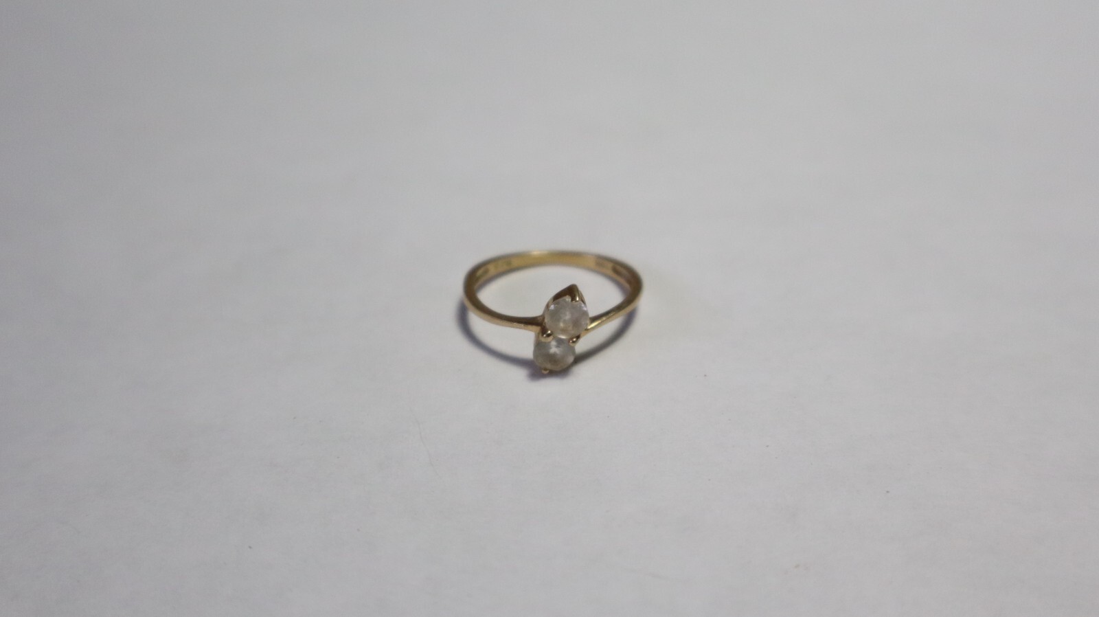 10K GOLD Ring CLEAR STONE WHITE TOPAZ ? SIZE 5 1.29 GRAMS RJ