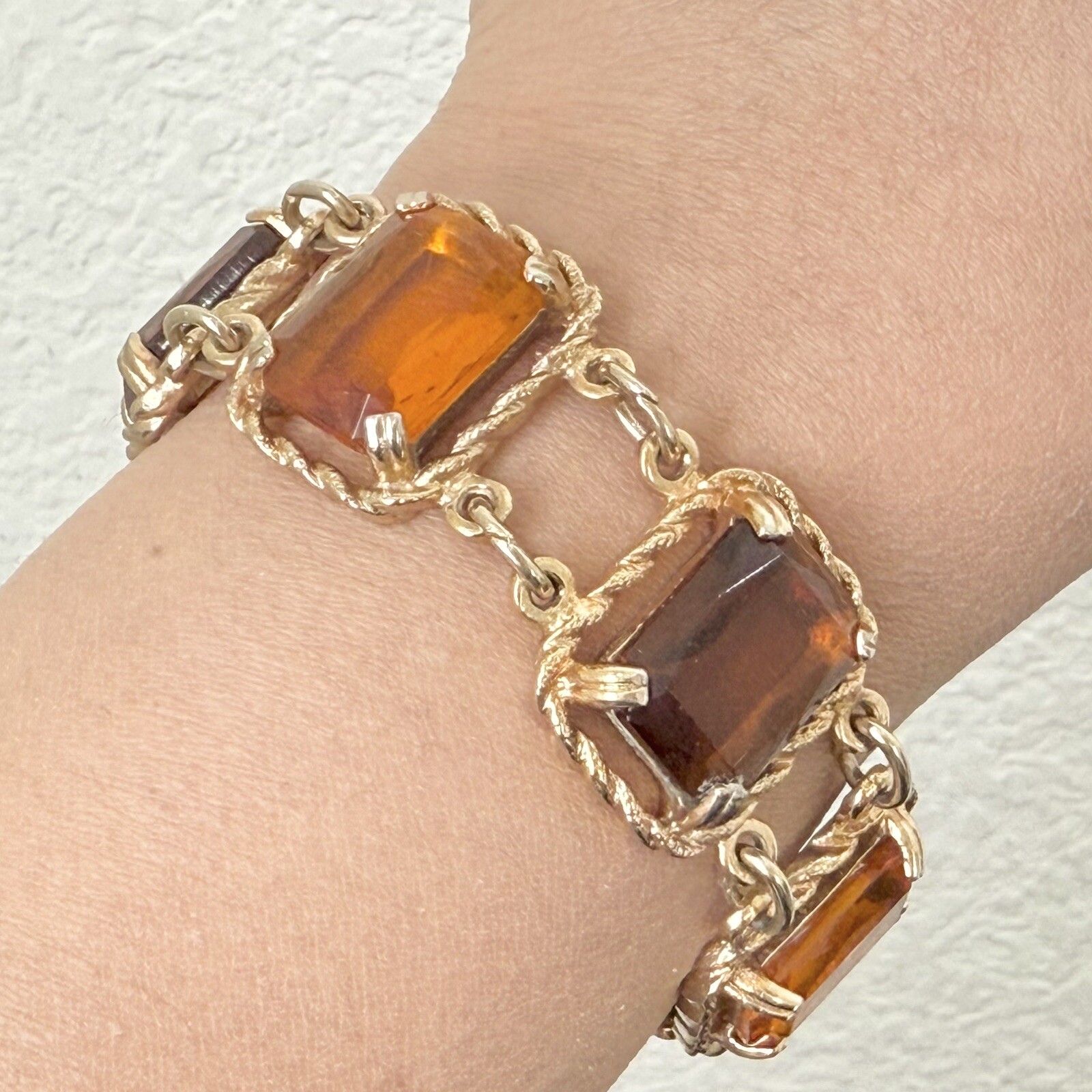 Vintage SARAH COVENTRY Wild Honey Amber Glass 7” Link Bracelet 44g.