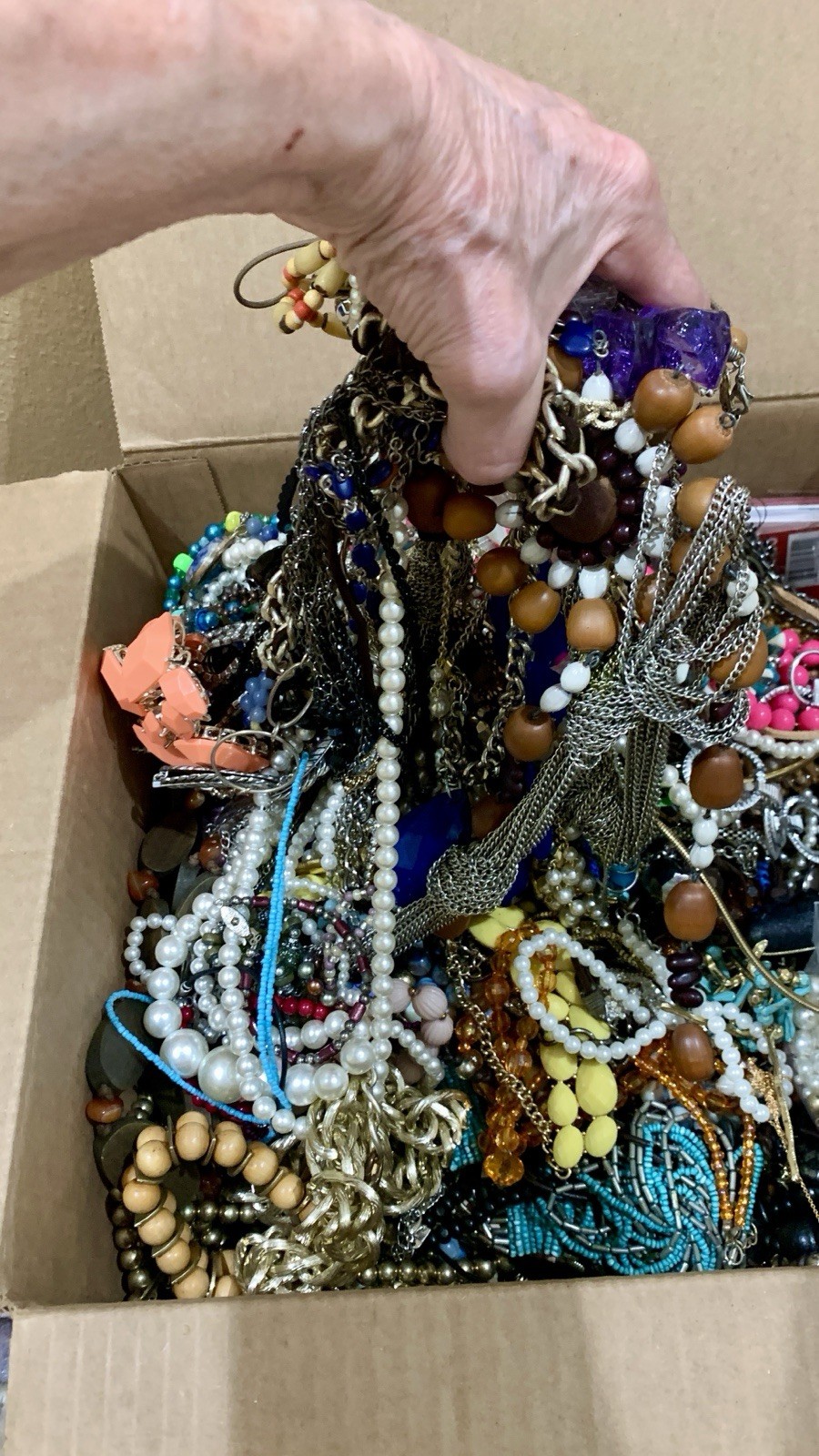HUGE 19+ POUNDS COSTUME JEWELRY CRAFT WEAR TANGLED JUNK JEWELRY MAKERS LOT# 22