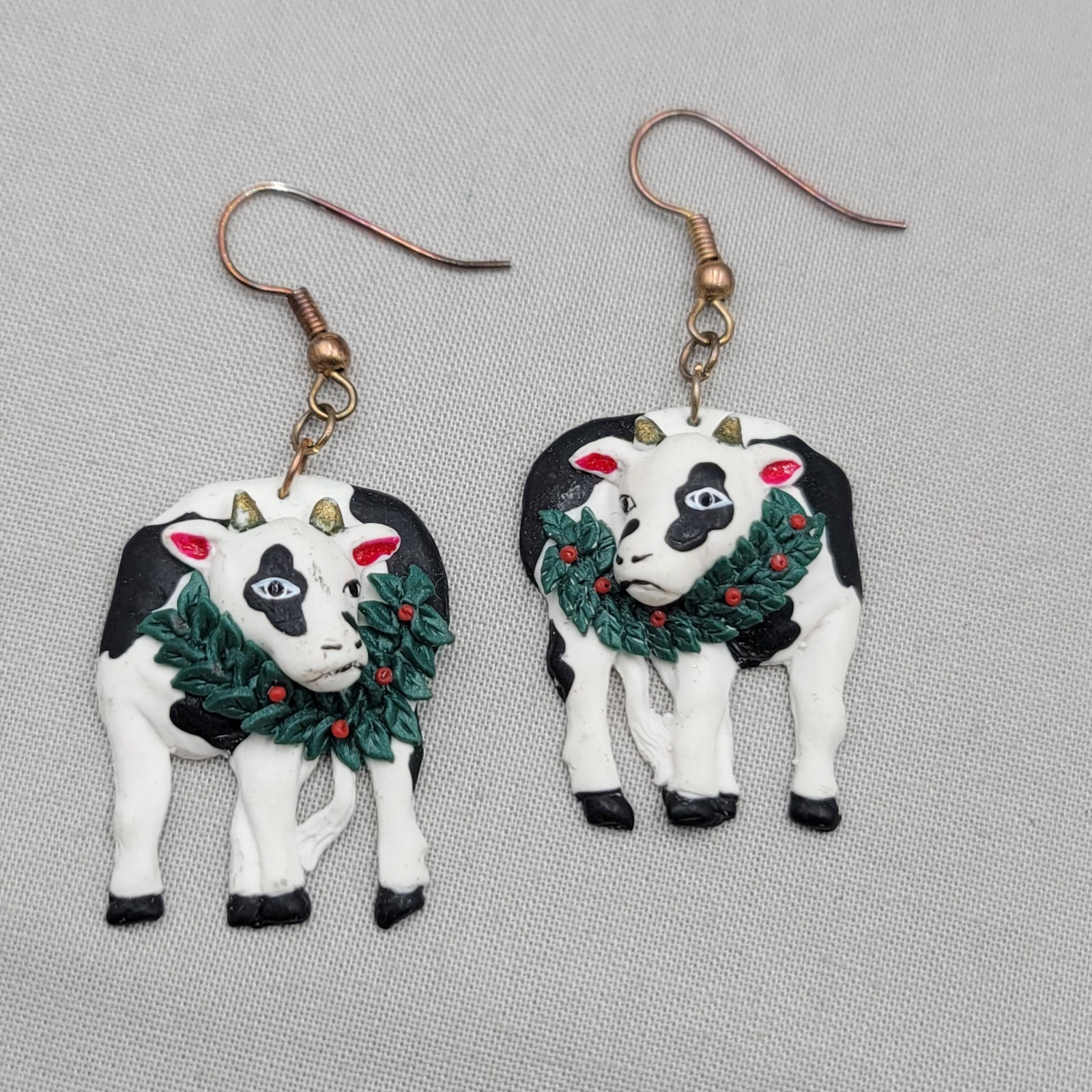 Vintage Christmas Dairy Cow Pierced Earrings Silver tone Dangle 1 3/8″