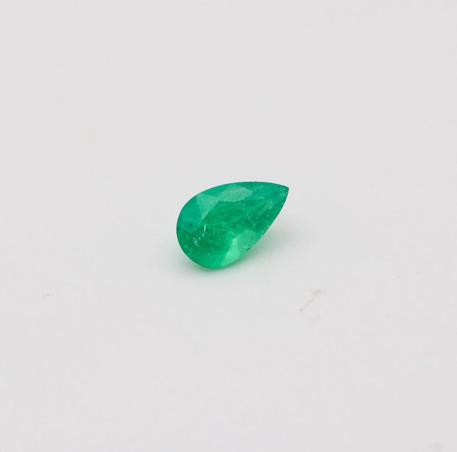 CERTIFIED Emerald Pear Shaped Vivid Green 1.91 Carats AGL-1127036