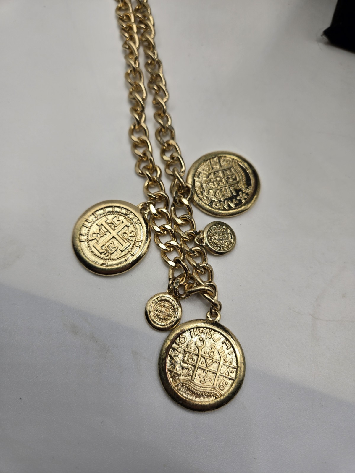 Vintage Gold Tone Faux Old Coin Design Necklace Unmarked 17” Chain & 3” Extender