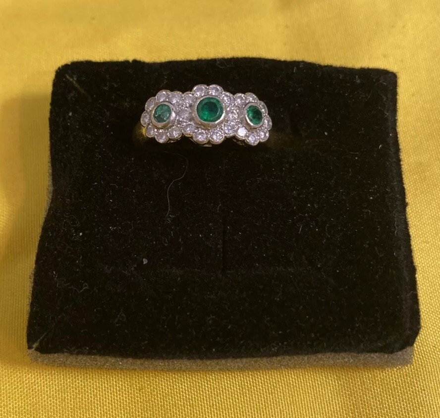 18K Lady’s Gemstone Fashion Ring Featuring 3Round Brilliant Cut Emerald Gemstone