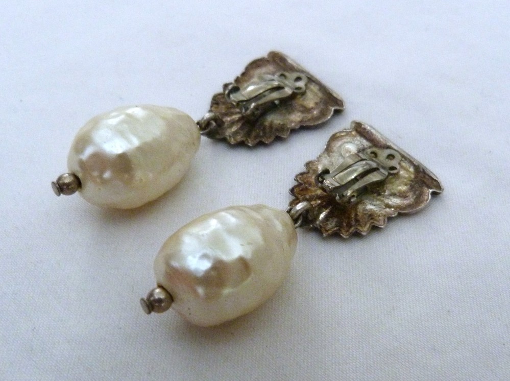 2″ VINTAGE STERLING SILVER ETRUSCAN LARGE FAUX BAROQUE PEARL DANGLE EARRINGS