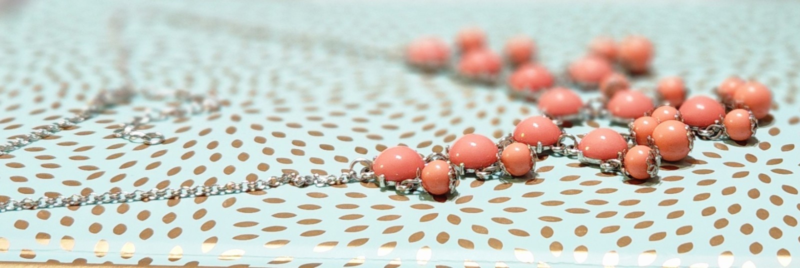 VTG Salmon Color Lucite Chandelier Silver Tone Necklace