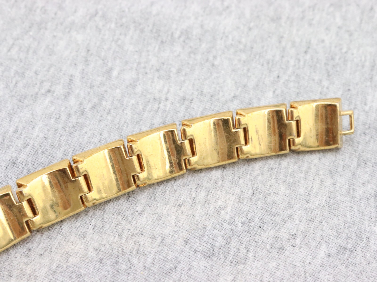 7″ Vintage Henri Bendel Square Crystal Rhinestone Clasp Bracelet Gold Tone Heavy