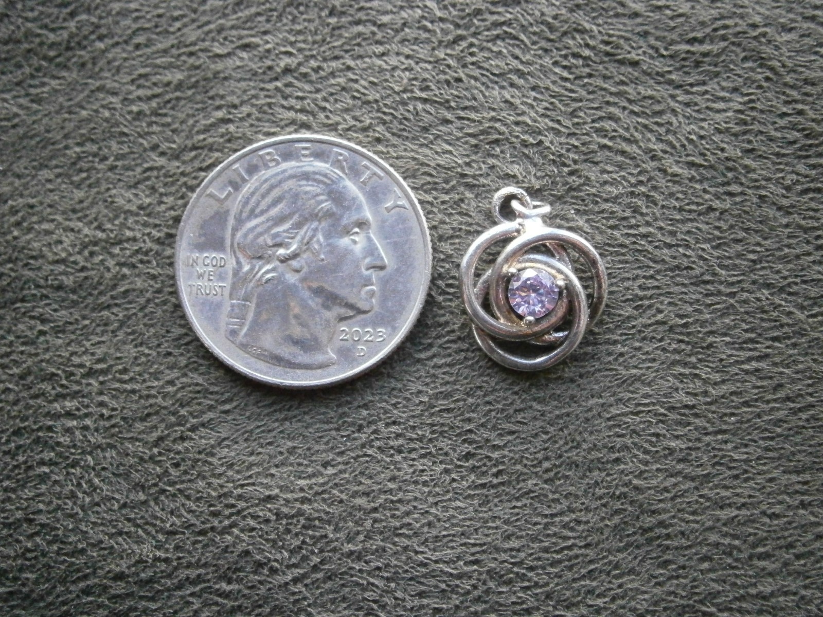 Purple Faceted Stone in Silvertone Mount Bracelet Charm Pendant 1.7g