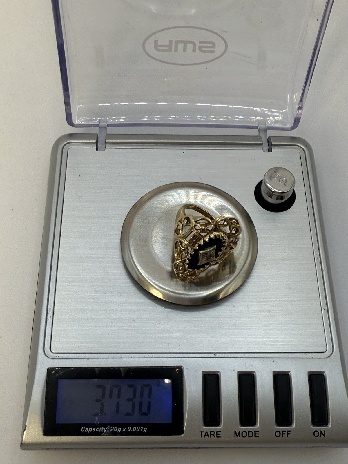 Vintage 10K yellow gold Onyx and Diamond Ring . Weight: 3,7g , size: 5,5.