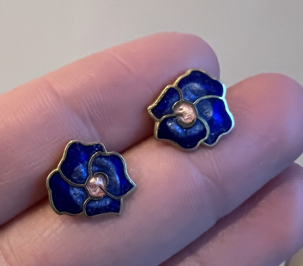 Vintage Enamel Cloisonne Pierced Earrings Flower Gold tone 1/2 Inch Blue C8