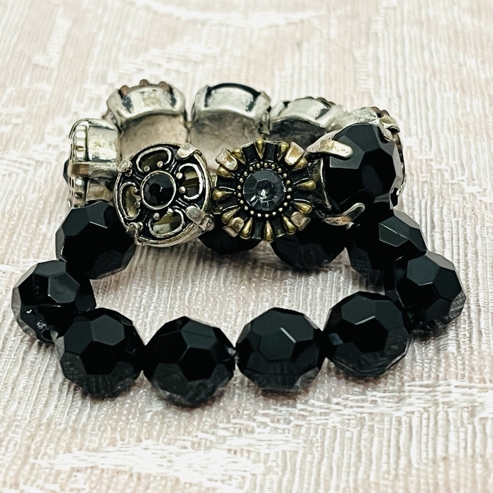 NRT Avon Black Mix Stack Bead Stretch Silver tone Crystals 7″ Floral Whimsy Goth